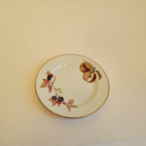 Royal Worcester Evesham Vale Bread Plate 6-5/8"